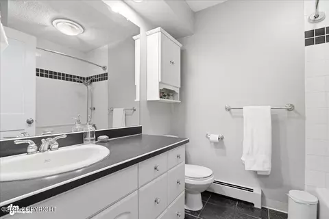 Bath - 4154 Hampton Dr, Anchorage, AK 99504 photo 2 of 3