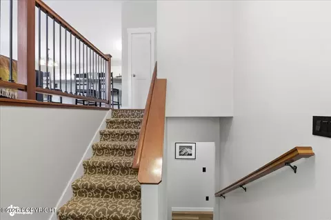 Entry Way - 4154 Hampton Dr, Anchorage, AK 99504 photo 2 of 5