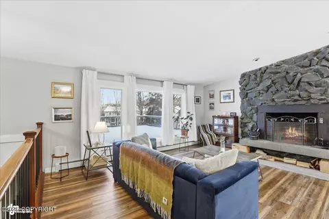Living - 4154 Hampton Dr, Anchorage, AK 99504 photo 3 of 7