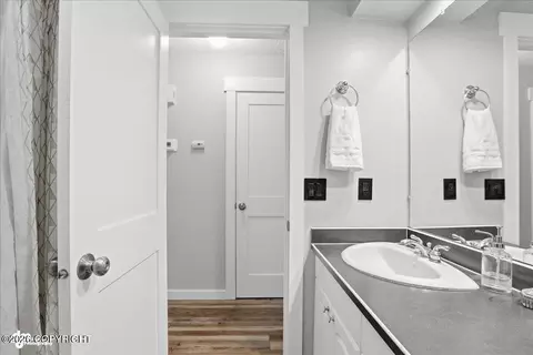 Bath - 4154 Hampton Dr, Anchorage, AK 99504 photo 3 of 3