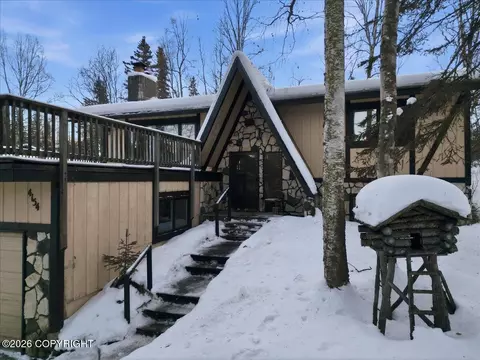 4154 Hampton Dr, Anchorage, AK 99504
