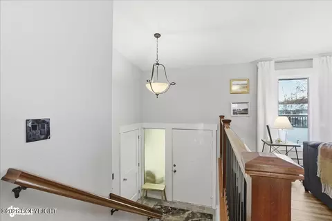 Entry Way - 4154 Hampton Dr, Anchorage, AK 99504 photo 4 of 5