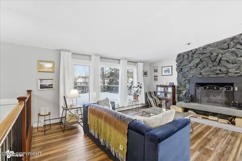 Living - 4154 Hampton Dr, Anchorage, AK 99504 photo 2 of 7