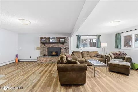 Living - 4154 Hampton Dr, Anchorage, AK 99504 photo 5 of 7