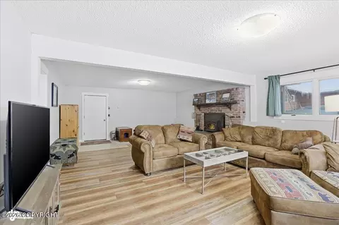 Living - 4154 Hampton Dr, Anchorage, AK 99504 photo 7 of 7