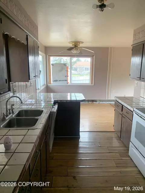 Kitchen - 8012 E 5th Ave, Anchorage, AK 99504 photo 3 of 5