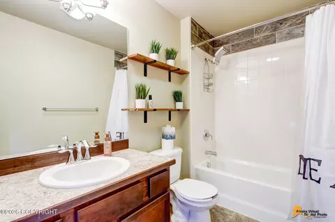 Bath - 9103 Eagle River Ln, Eagle River, AK 99577 photo 4 of 4