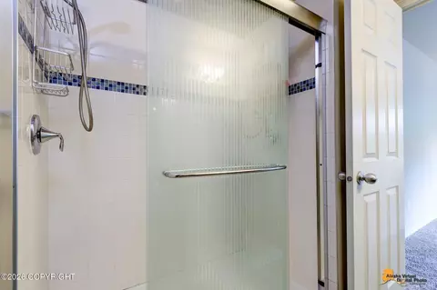 Bath - 9103 Eagle River Ln, Eagle River, AK 99577 photo 3 of 4