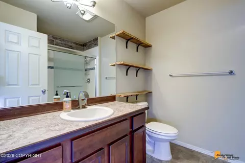 Bath - 9103 Eagle River Ln, Eagle River, AK 99577 photo 2 of 4