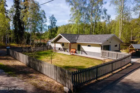 2239 Patterson Ln, North Pole, AK 99705