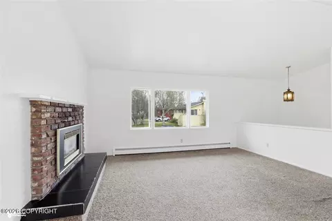 Living - 2810 Wiley Post Ave, Anchorage, AK 99517 photo 2 of 5
