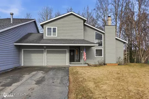 3268 Sleeping Lady Ln, Anchorage, AK 99515