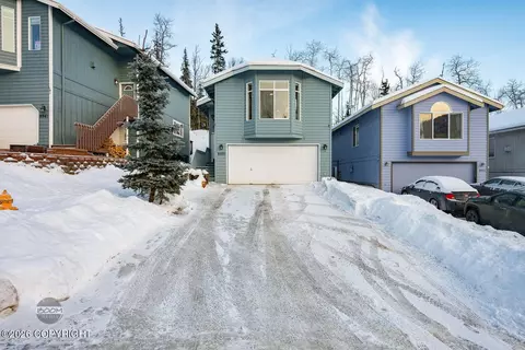 8935 Birch Park Cir, Eagle River, AK 99577