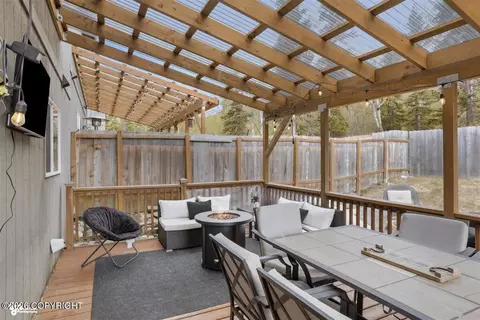 Exterior - 9095 Eagle River Ln, Eagle River, AK 99577 photo 3 of 6