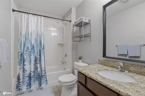 Bath - 9095 Eagle River Ln, Eagle River, AK 99577 photo 3 of 3