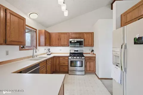 Kitchen - 8861 E Lexington St, Palmer, AK 99645 photo 3 of 6