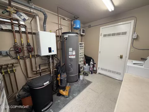 6313 E 32nd Ave, Anchorage, AK 99504 photo 18