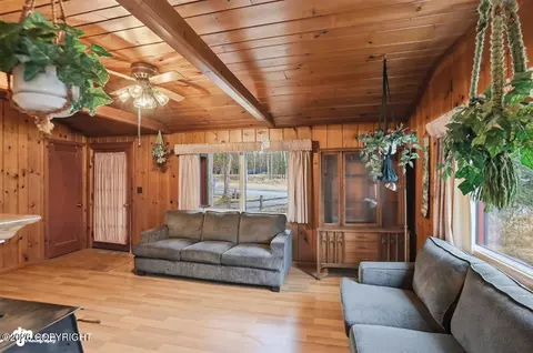 Living - 5631 E 115th Ave, Anchorage, AK 99516 photo 2 of 3