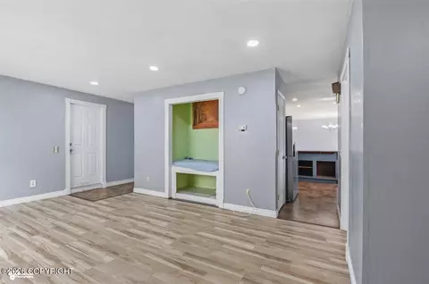 Living - 8100 E 20th Ave, Anchorage, AK 99504 photo 2 of 4