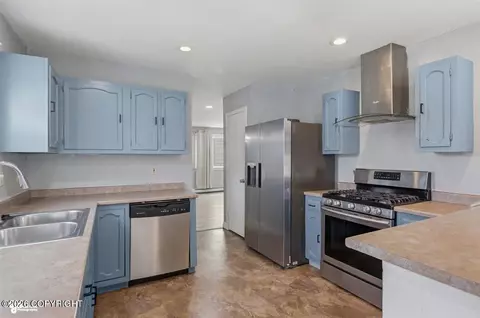 Kitchen - 8100 E 20th Ave, Anchorage, AK 99504 photo 2 of 4