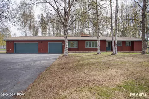 8323 Jodhpur St, Anchorage, AK 99502