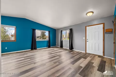 Living - 6910 Ryan Ct, Anchorage, AK 99504 photo 2 of 6