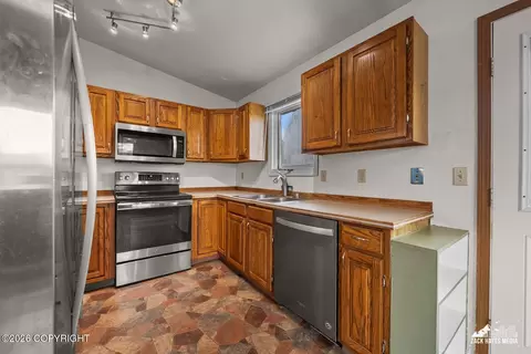 Kitchen - 6910 Ryan Ct, Anchorage, AK 99504 photo 2 of 6