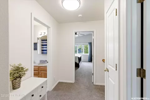 Entry Way - 11027 Kaskanak Dr, Eagle River, AK 99577 photo 5 of 7