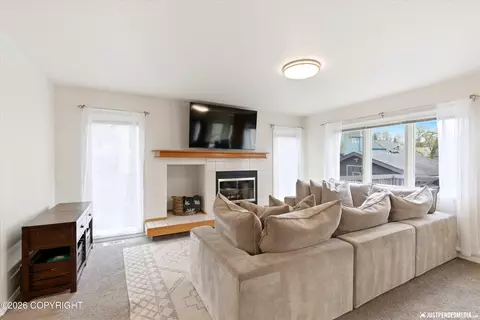 Living - 11027 Kaskanak Dr, Eagle River, AK 99577 photo 3 of 5