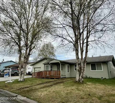 2571 Lyvona Ln, Anchorage, AK 99502