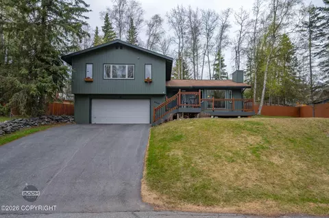 9605 St George Cir, Eagle River, AK 99577