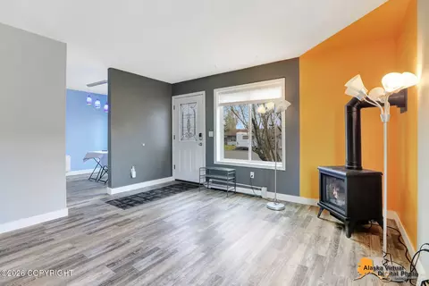 259 Bunn St, Anchorage, AK 99508 photo 4