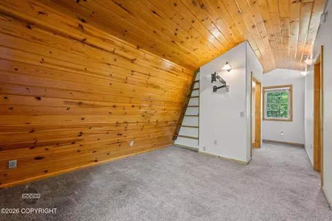 Entry Way - 481 E Ravenswood Loop, Wasilla, AK 99654 photo 6 of 7
