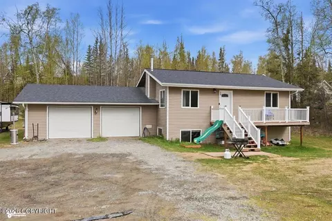 6945 S Hallie Dr, Wasilla, AK 99623