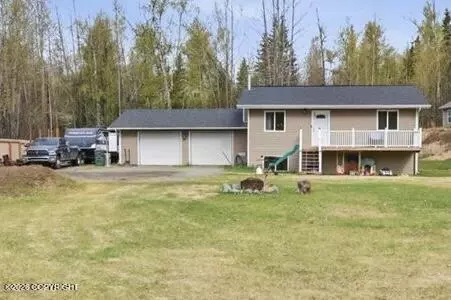 6945 S Hallie Dr, Wasilla, AK 99623