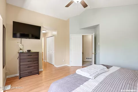 Bedroom - 9200 Flintlock St, Anchorage, AK 99507 photo 4 of 8