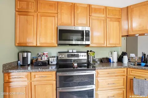 Kitchen - 9200 Flintlock St, Anchorage, AK 99507 photo 2 of 4