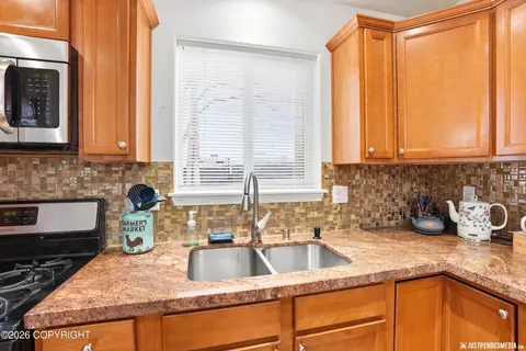 Kitchen - 17427 Rachel Ave, Eagle River, AK 99577 photo 3 of 4