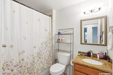 Bath - 17427 Rachel Ave, Eagle River, AK 99577 photo 2 of 4