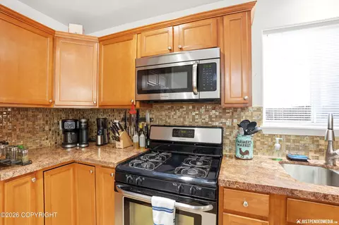 Kitchen - 17427 Rachel Ave, Eagle River, AK 99577 photo 2 of 4