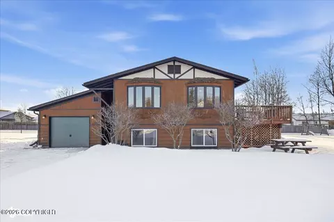 323 W Rockwell Ave, Soldotna, AK 99669
