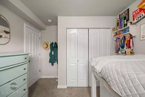 Bedroom - 20730 Mountainside Dr, Eagle River, AK 99577 photo 5 of 8