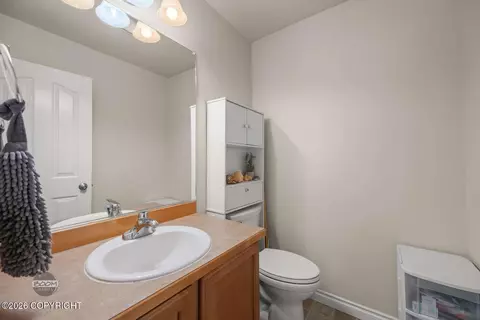 Bath - 20730 Mountainside Dr, Eagle River, AK 99577 photo 1 of 6