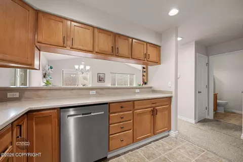 Kitchen - 20730 Mountainside Dr, Eagle River, AK 99577 photo 4 of 4