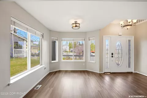Living - 13543 Konrad Cir, Eagle River, AK 99577 photo 3 of 3