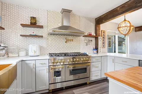 Kitchen - 13543 Konrad Cir, Eagle River, AK 99577 photo 2 of 5
