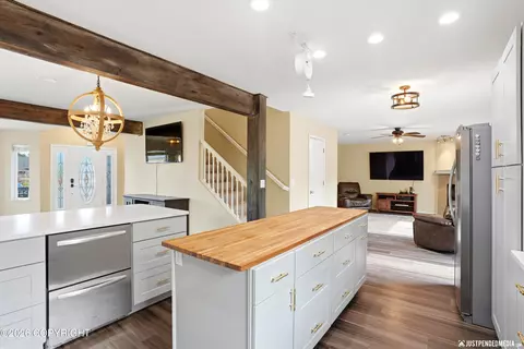 Kitchen - 13543 Konrad Cir, Eagle River, AK 99577 photo 5 of 5