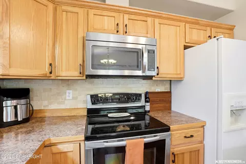 Kitchen - 20646 Icefall Dr, Eagle River, AK 99577 photo 2 of 3