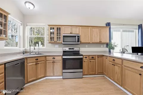 6718 Delong Landing Cir, Anchorage, AK 99502
