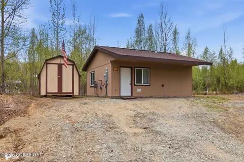 1636 N Beaver Lake Rd, Big Lake, AK 99652